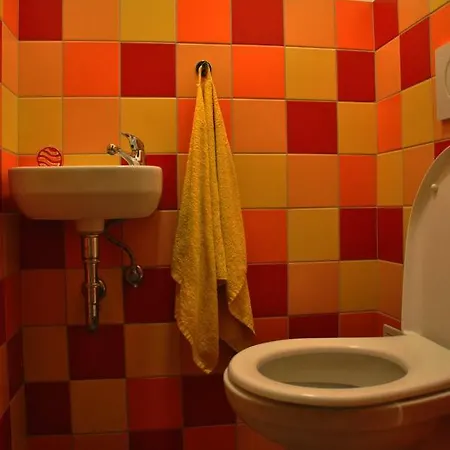 Comfy 2 Bedroom דירה